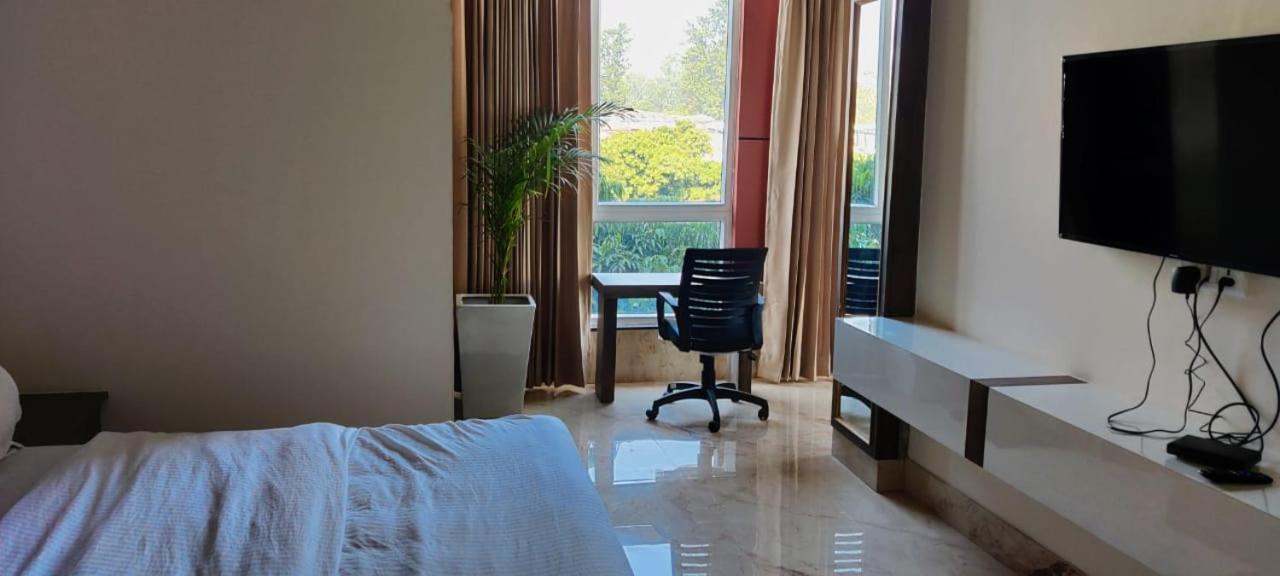 Hotel Maira เดห์ราดุน ภายนอก รูปภาพ