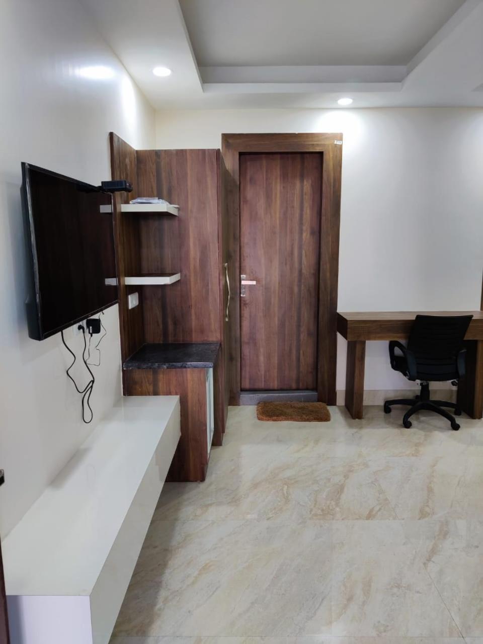 Hotel Maira เดห์ราดุน ภายนอก รูปภาพ